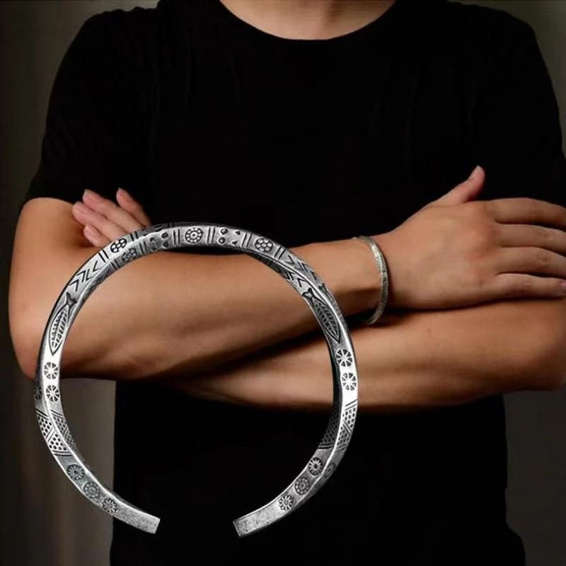 Wholesale Möbius Vintage Alloy Bracelet